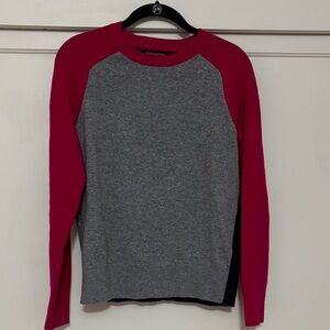 Banana Repubic Gray, Blue and Red Long Sleeve Sweater. Size S